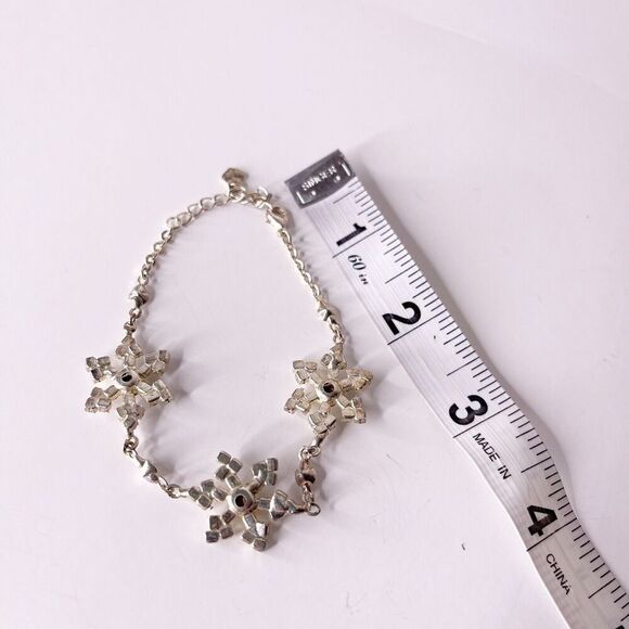 Vintage Avon Bracelet Silver Tone Rhinestone Snowflake Chain Holiday Christmas - Picture 13 of 16